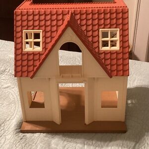 Calico critters Miniature Dollhouse with Red Roof and Cream Walls